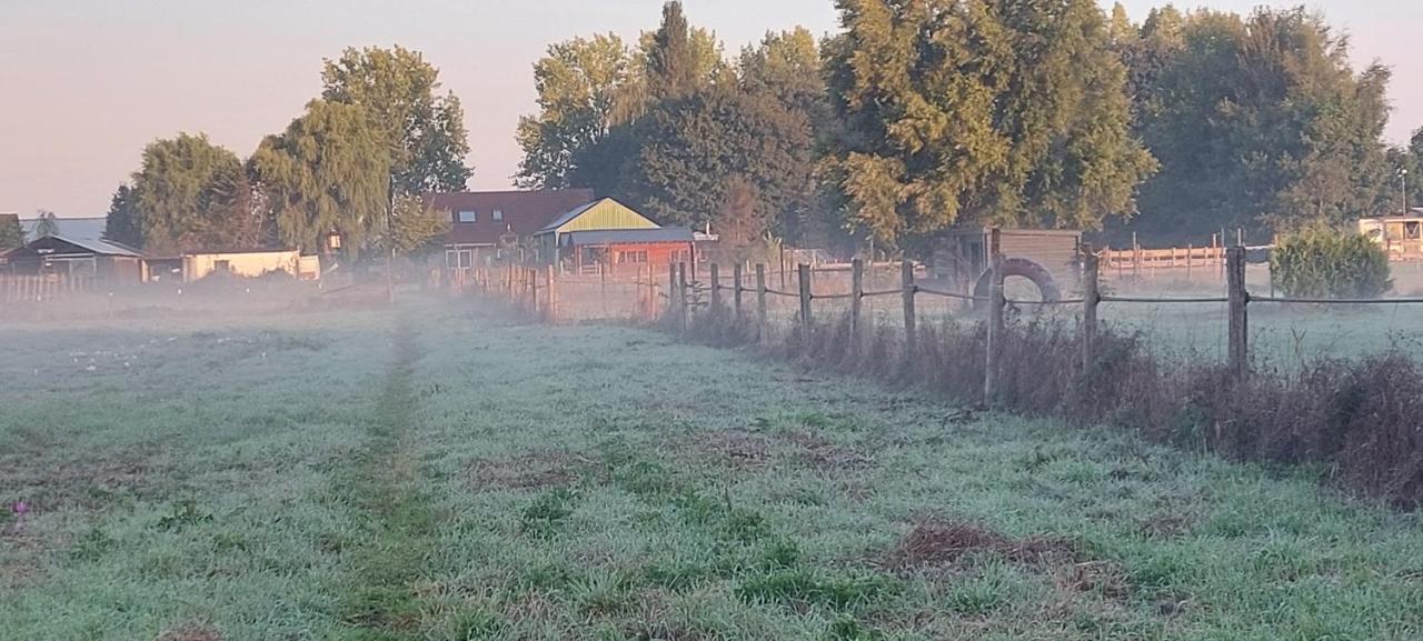 Ruime Romantische Blokhut Zwaanshoek Exteriér fotografie